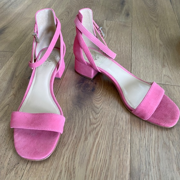 Gorgeous Vince Camuto Sandals - 7.5 - Picture 2 of 5